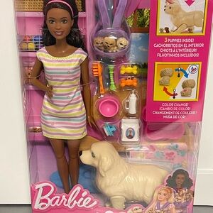 Barbie - Newborn Pups Doll Play Set Golden Retriever -Color Change - NIB